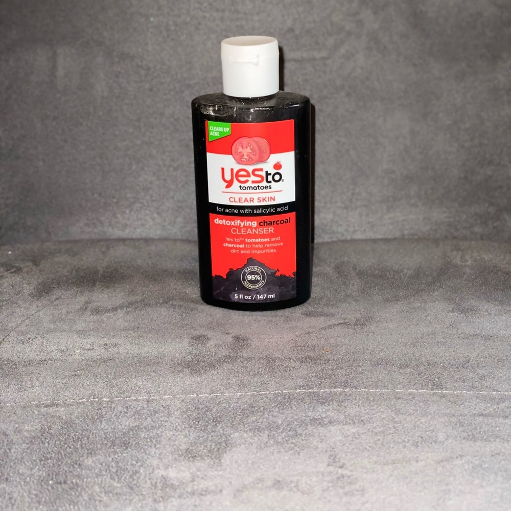 Yes to tomatoes detoxifying charcoal cleanser